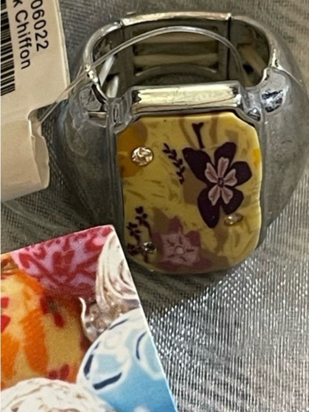 NWT~ Vera Beads ~ Floral Accent clay Stretch Ring - Yellow Floral Design